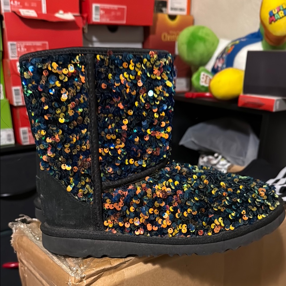 UGG Boots - Picture 2 of 8